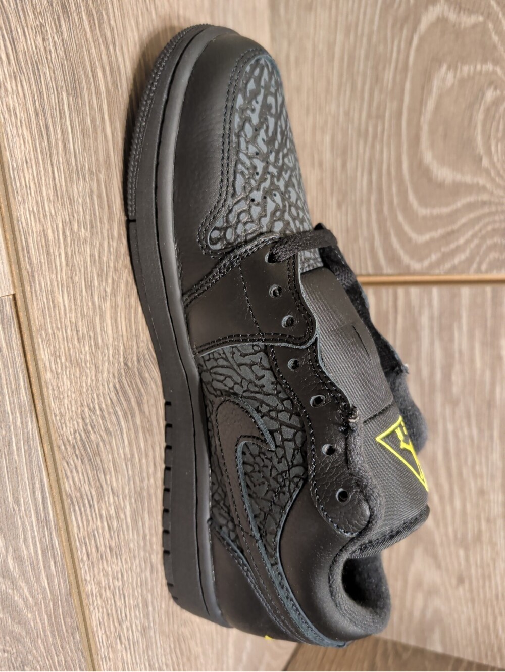 Nike Air Jordan 1 Low SE "Black/Tour Yellow" IM6568-010 Men's Size 8 Brand New